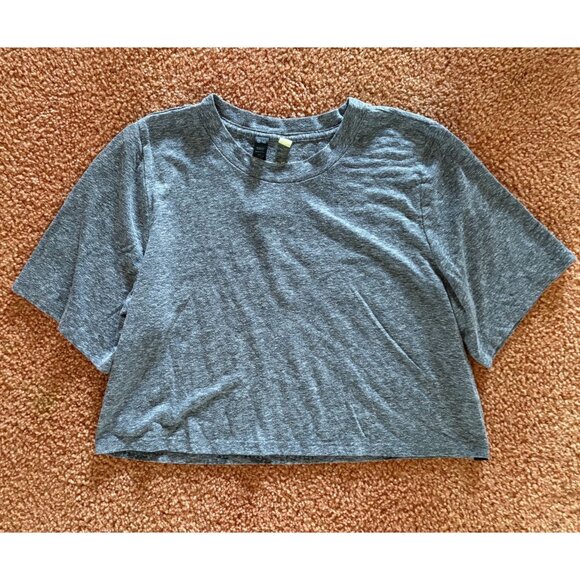 lululemon athletica Tops - Lululemon Lab Gray Relaxed Cropped Crewneck T-Shirt Soft Wick Fabric Size 6